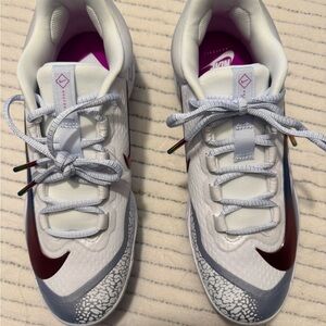 New Nike Women's White and Pink Baseball Shoes